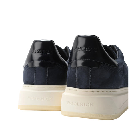Sneakers Uomo con tomaia scamosciata ed etichetta logo laterale in tono colore